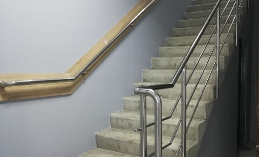 Изготовление пристенных поручней для лестницы в Вологде